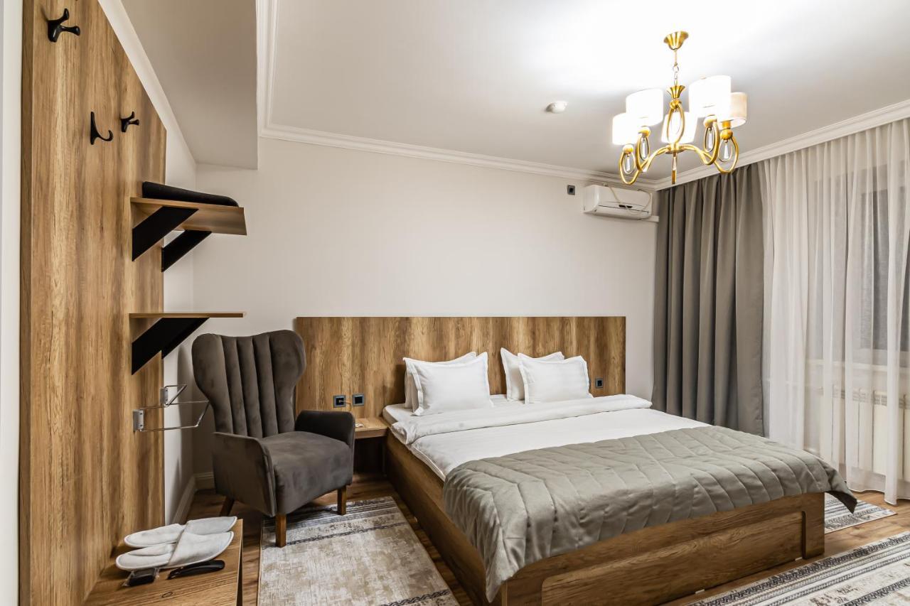 Oscar Hotel By Ag Hotels Group Almaty Esterno foto