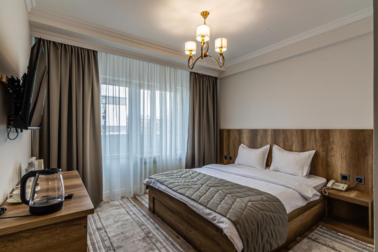 Oscar Hotel By Ag Hotels Group Almaty Esterno foto